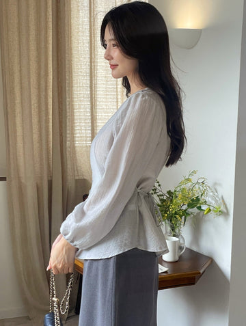 Mion V-neck Shirring Strap Blouse